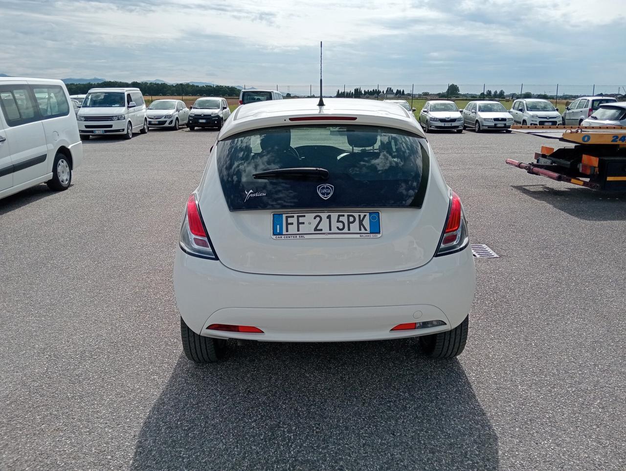 Lancia Ypsilon 1.2 69CV 5 porte OK NEOPATENTATI