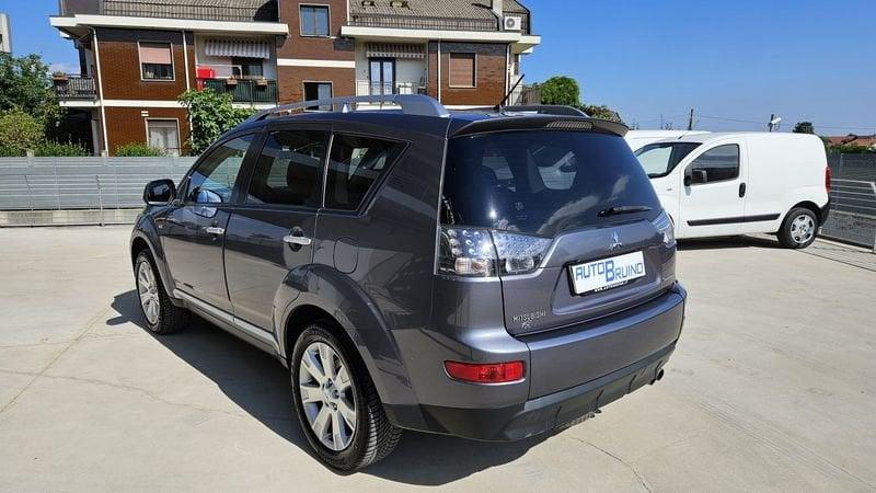 Mitsubishi Outlander Outlander 2.2 DI-D Instyle 7 POSTI NAVI TELECAMERA