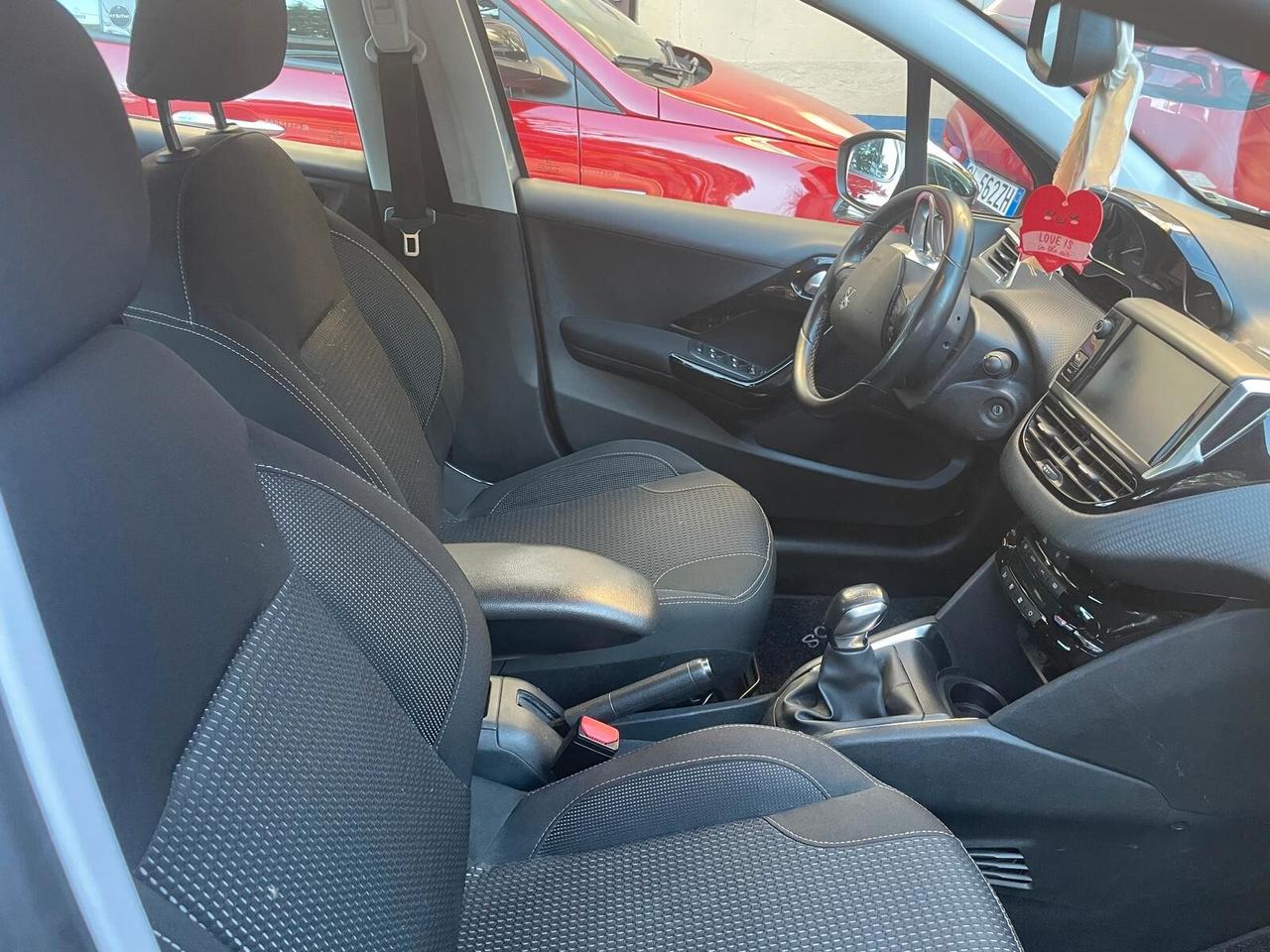 Peugeot 208 PureTech 82 5 porte Allure