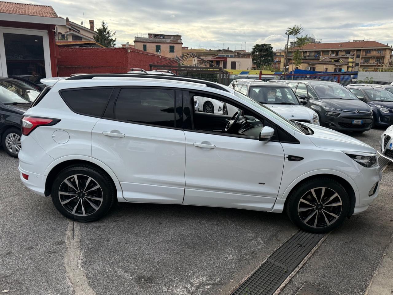 Kuga 2.0 150 CV-4x4-ST-Line-unipro-rate-garanzia