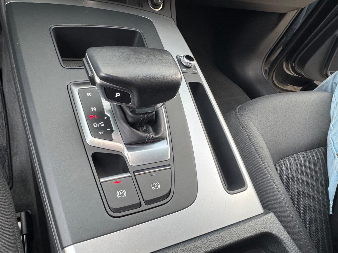 Audi Q5 2.0 TDI 204cv - NEW MODEL - 2021