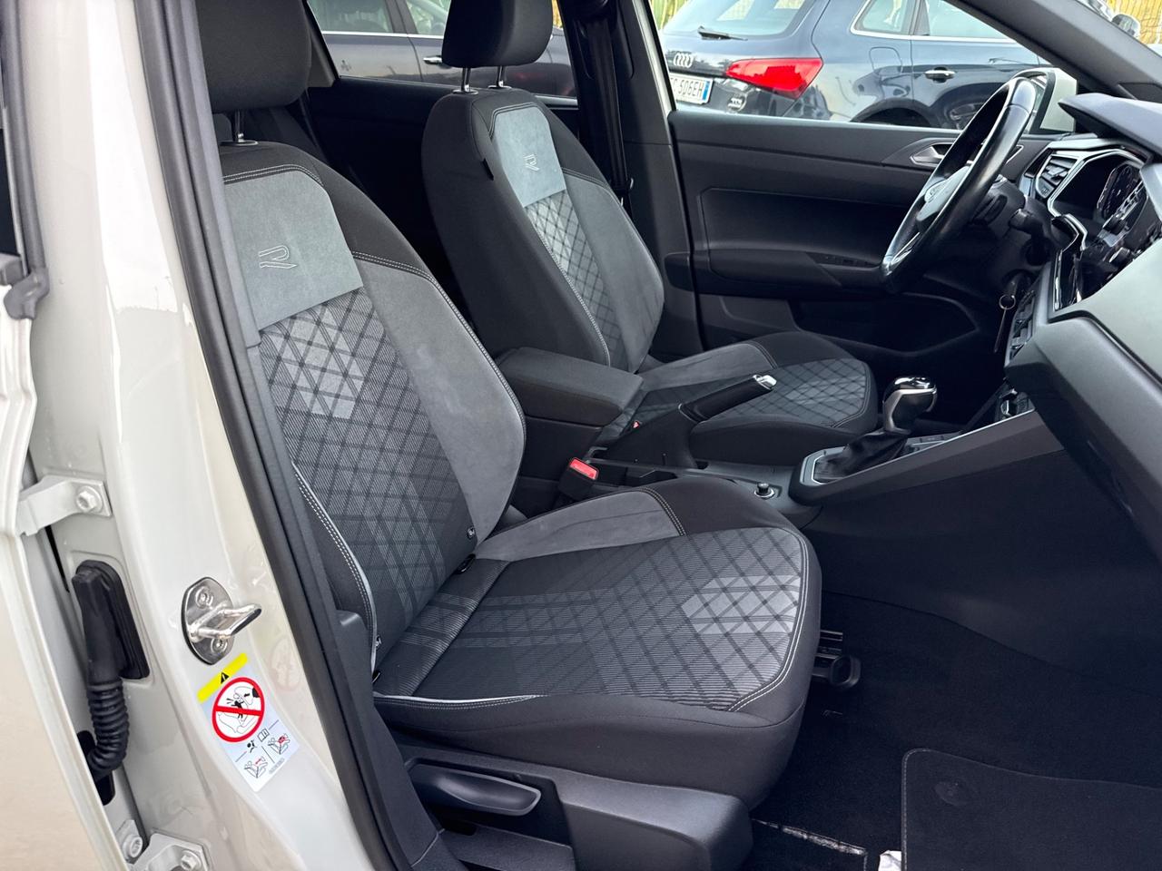 Volkswagen Taigo 1.0 TSI 110 CV DSG R-Line