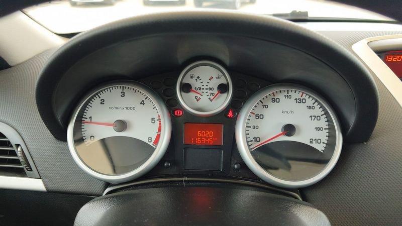 Peugeot 207 207 5p 1.4 hdi X-Line FL