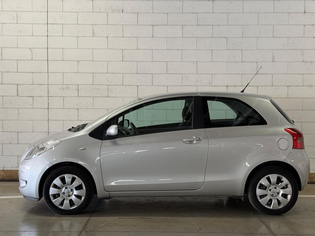 Toyota Yaris 1.3 3 porte Sol 13.000km