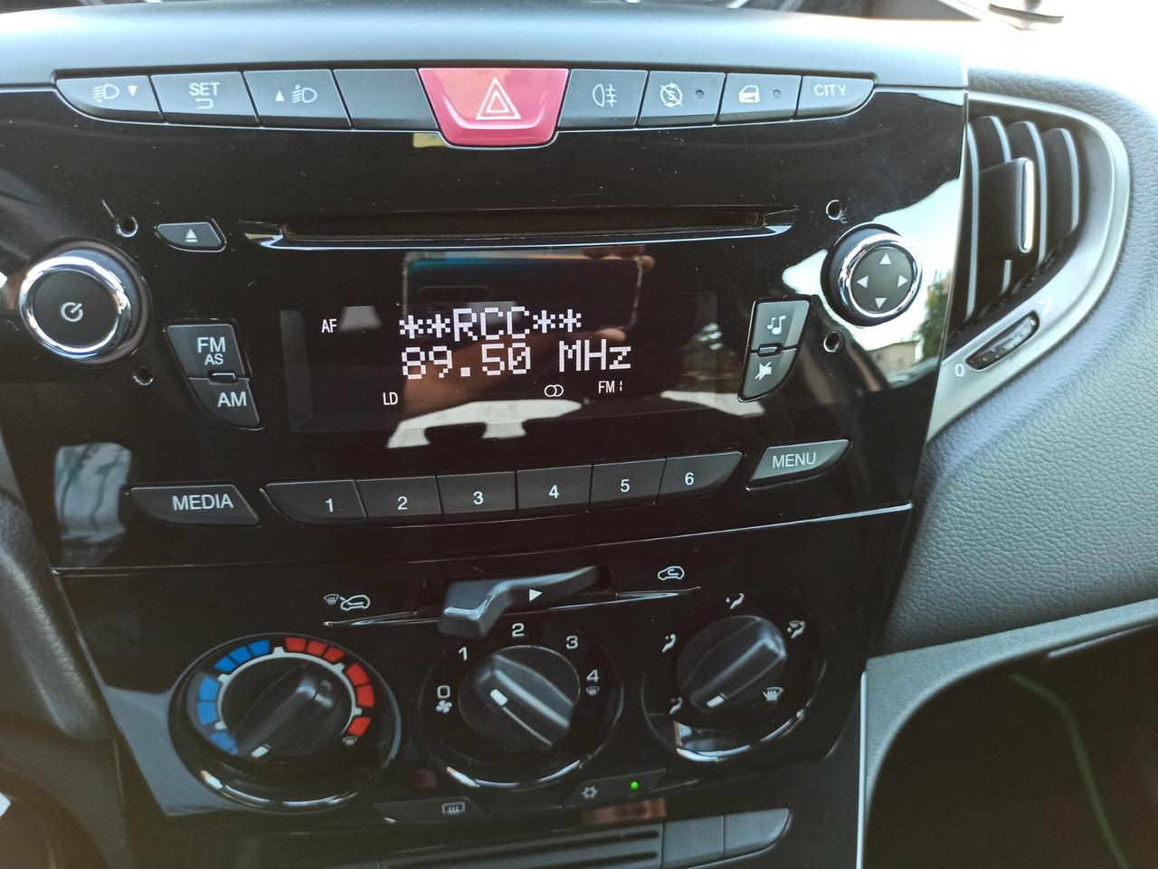 Lancia Ypsilon 1.2 69 CV 5 porte S&S Gold