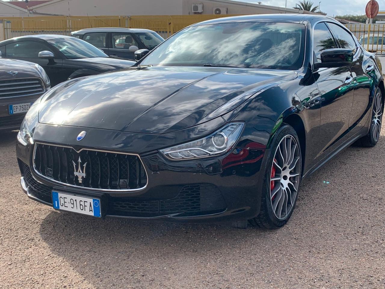 Maserati Ghibli V6 Diesel 275 CV 2016 da vetrina