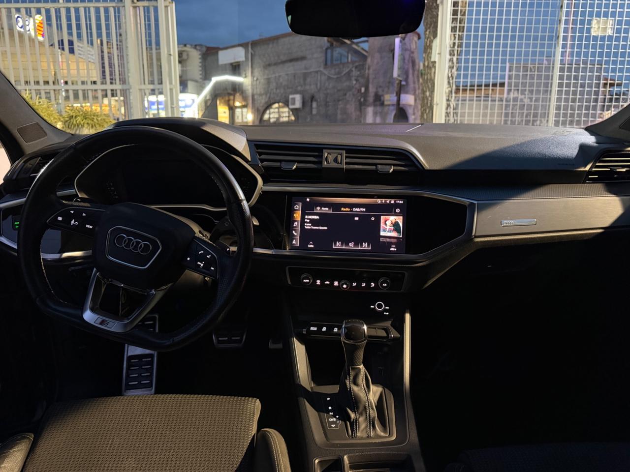 Audi Q3 2.0 TDI 150 CV S tronic line Edition