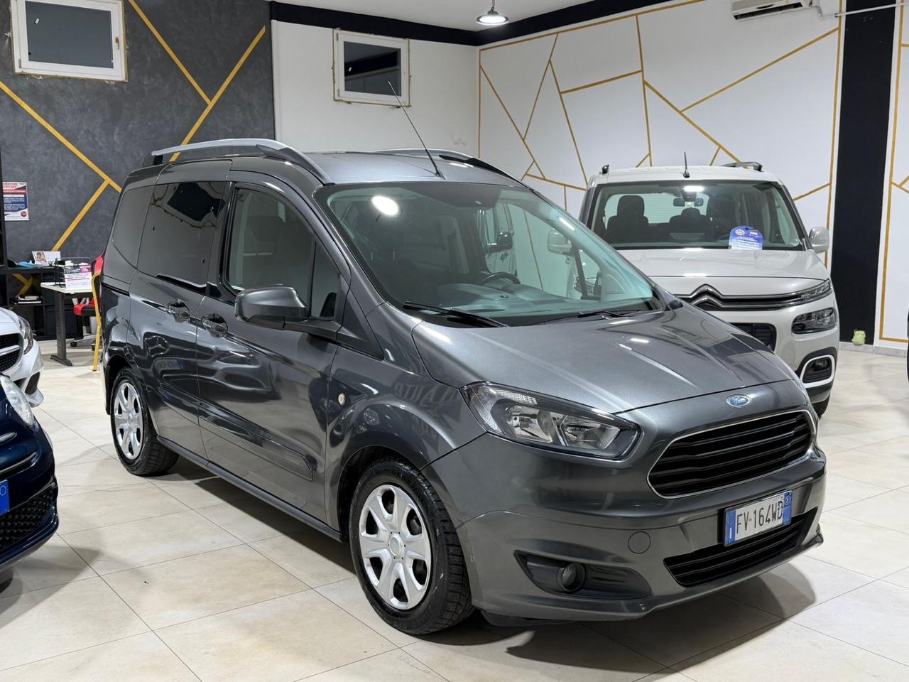 Ford Tourneo Courier 1.5 TDCI 75 CV Sport 5 Posti
