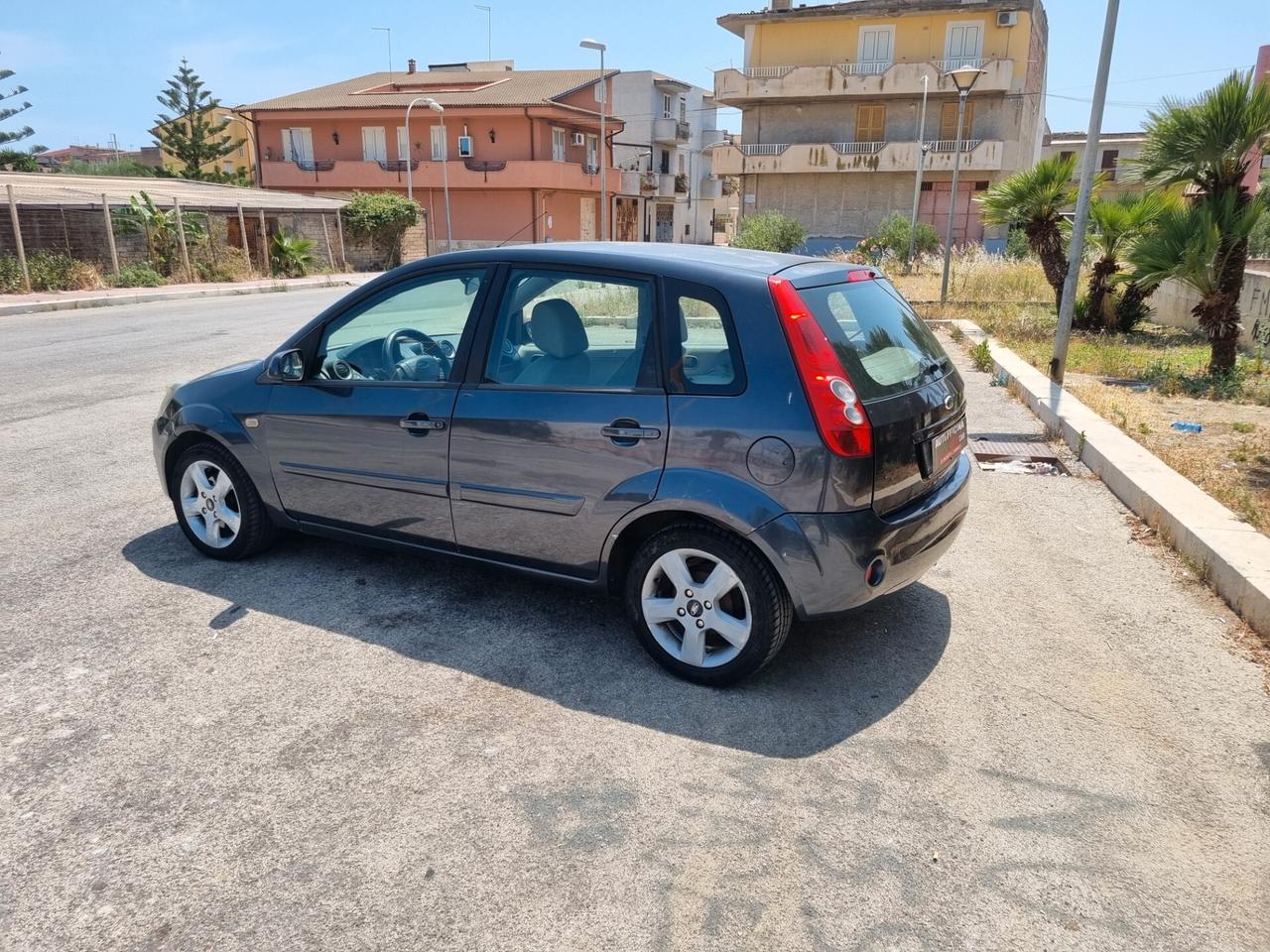 Ford Fiesta 1.4 TDCi 5p. Ghia