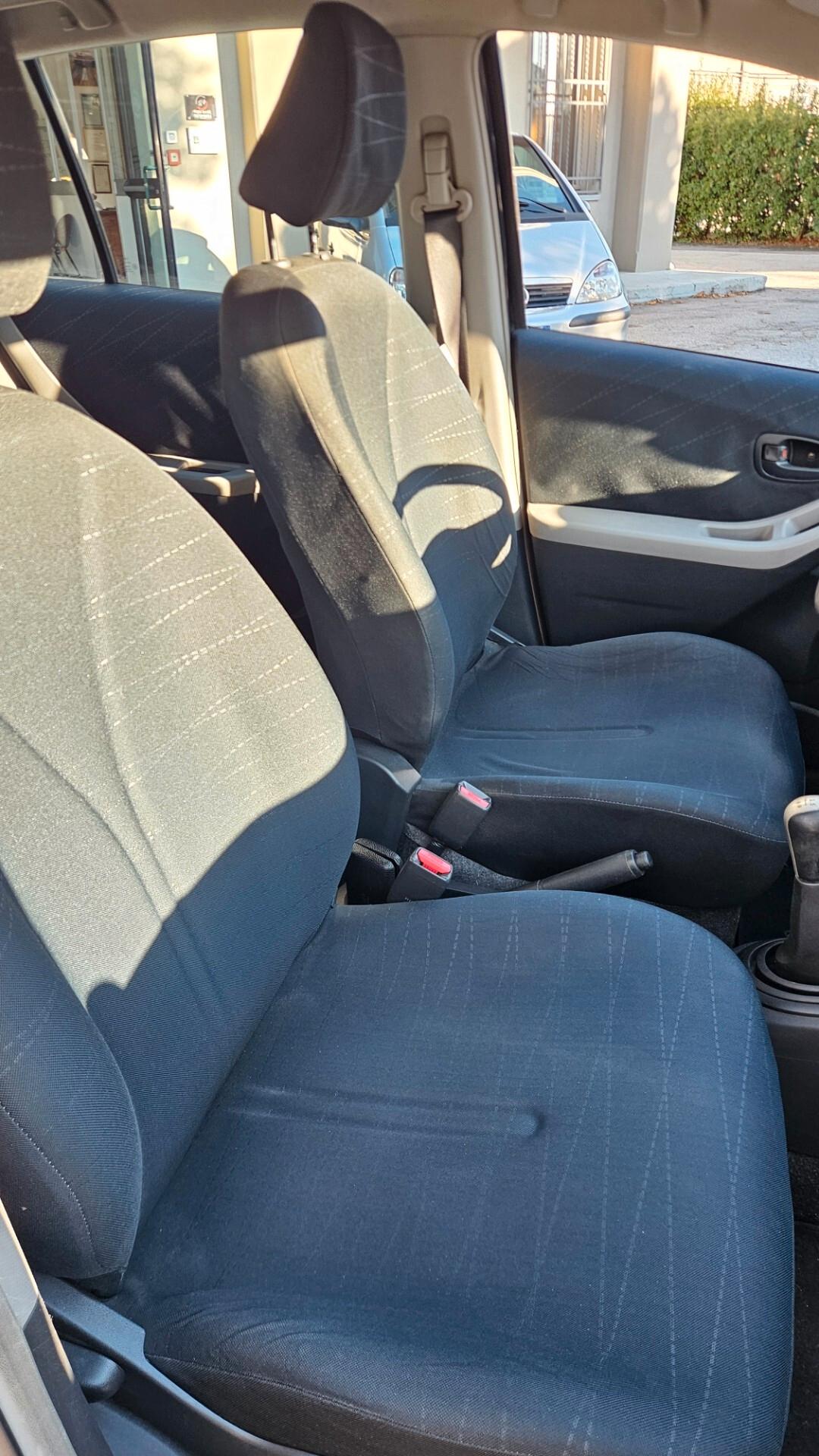 Toyota Yaris 1.0 5 P SOL