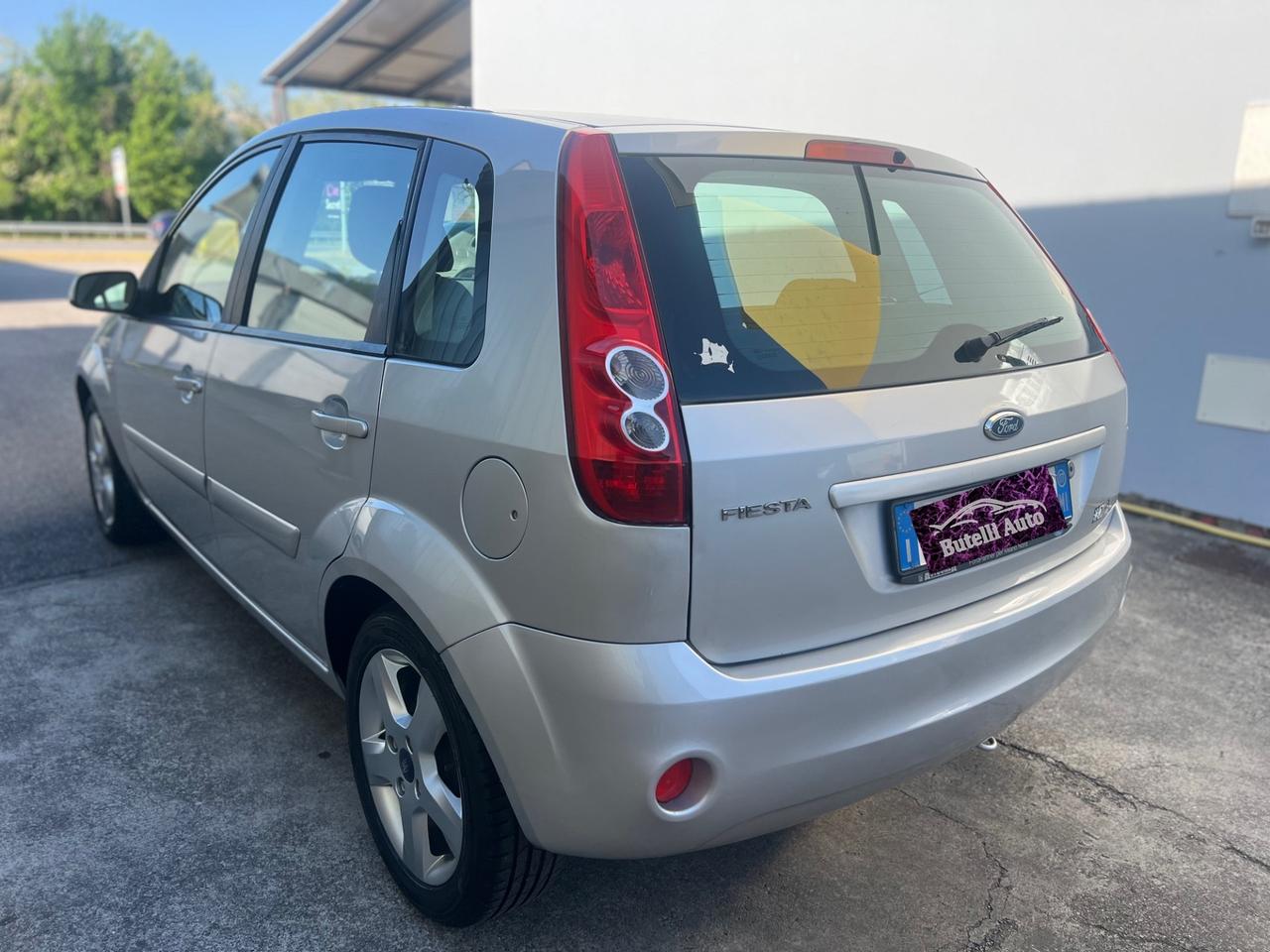 Ford Fiesta 1.2 BENZ PER NEOPATENTATI