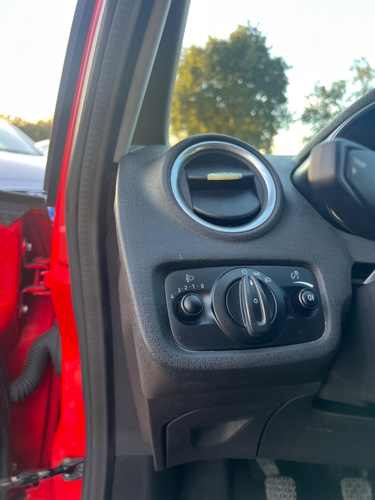 Ford Fiesta 1.4 3p. GPL Titanium NEOPATENTATI PERMUTE RATE GARANZIA