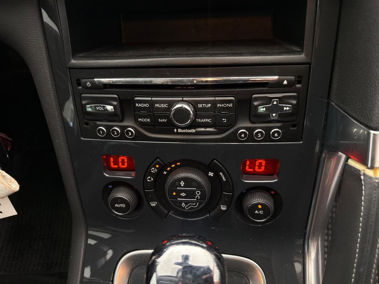 Peugeot 3008 1.5 DIESEL CAMBIO AUTOMATICO