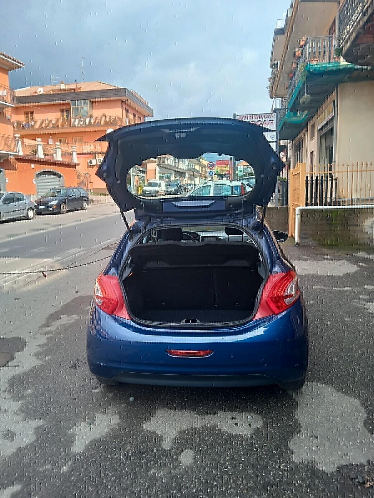 Peugeot 208 1.6 e-HDi 92 CV Stop&Start 5 porte Allure