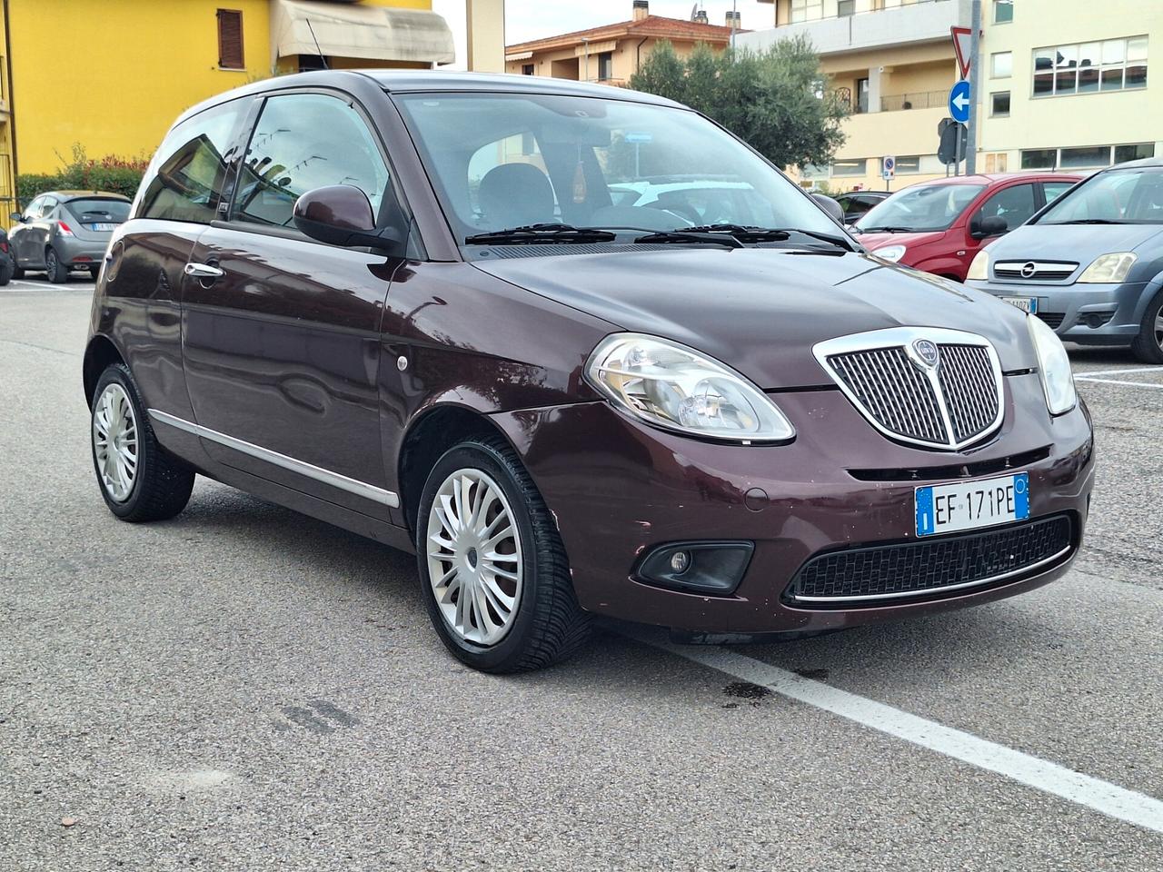 Lancia Ypsilon 1.3 MJT 75 CV Elle NEOPATENTATI UNICOPROPIETARIO