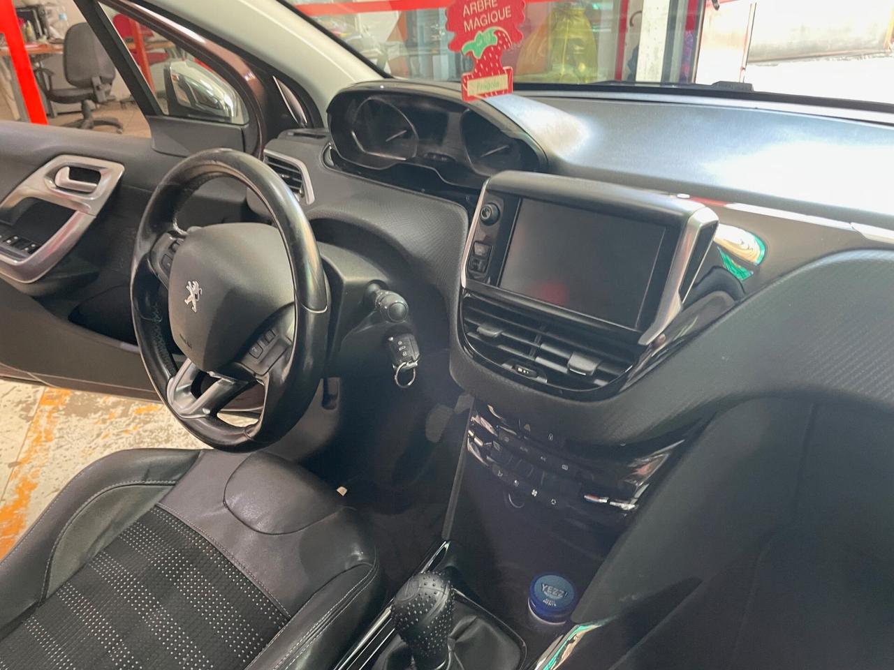 Peugeot 2008 1.6 e-HDi 115 CV Stop&Start Allure