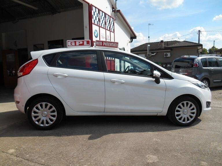 Ford Fiesta 1.4 5 porte CON IMPIANTO G.P.L