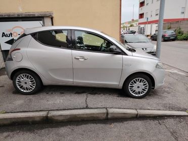 LANCIA Ypsilon 1.2 69 CV 5 porte S&S Gold NEOPATENTATI