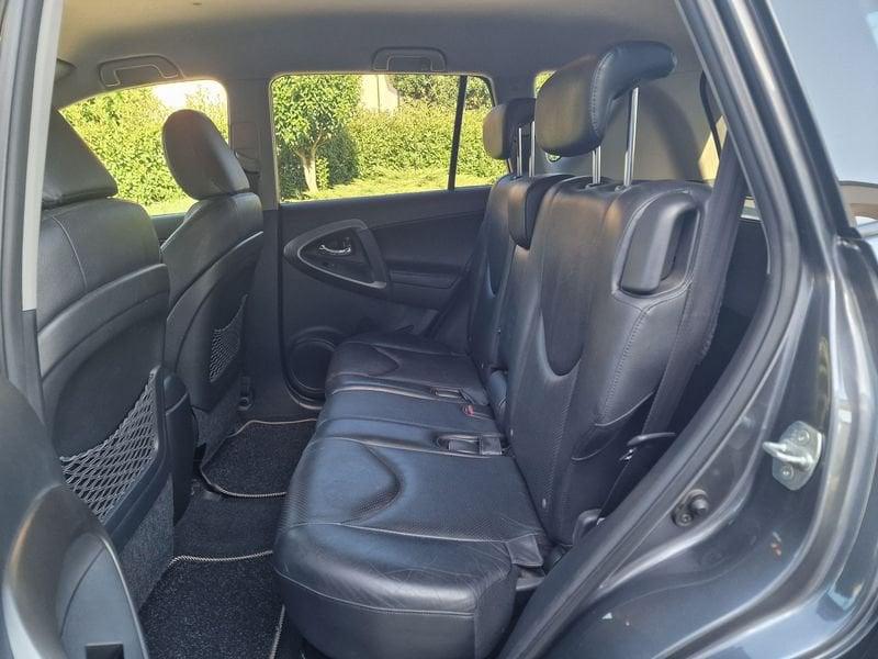 Toyota RAV4 RAV4 2.2 D-Cat 177 CV Luxury