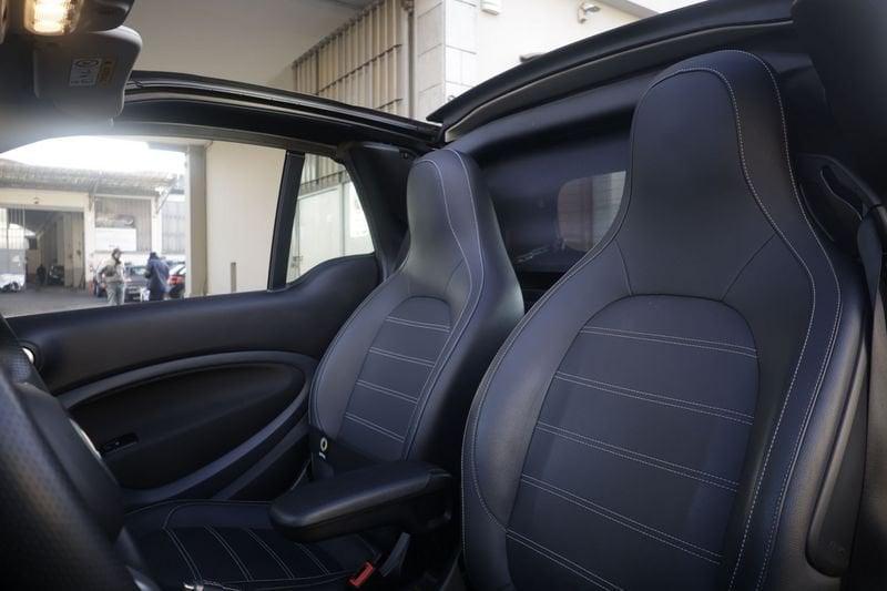 smart fortwo smart fortwo 90 0.9 T twinamic cabrio BRABUS Style 66KW ANNO 2019