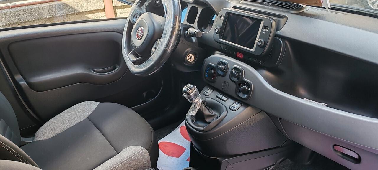 Fiat Panda 1.0 hybrid 69cv entra