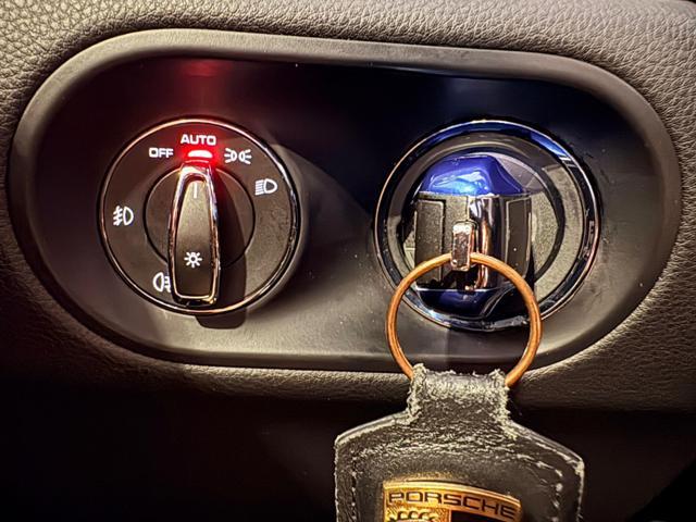 PORSCHE Macan S 3.0D 258CV PDK CHRONO CarPlay/Android* UNIPRO. *