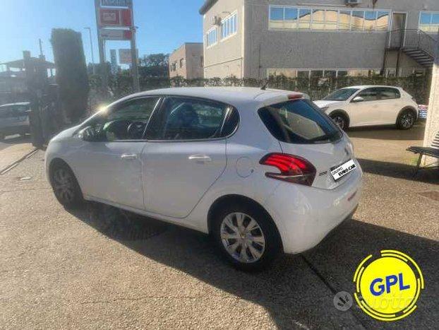 Peugeot 208 Active PureTech 82 GPL