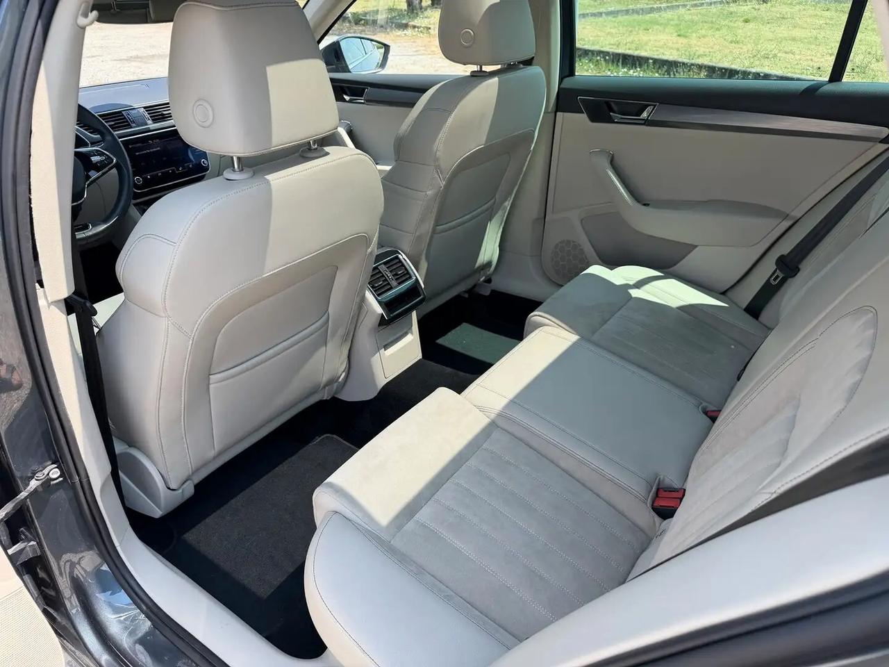 Skoda Superb 2.0 TDI EVO 200 CV SCR DSG Wagon 4x4 Style