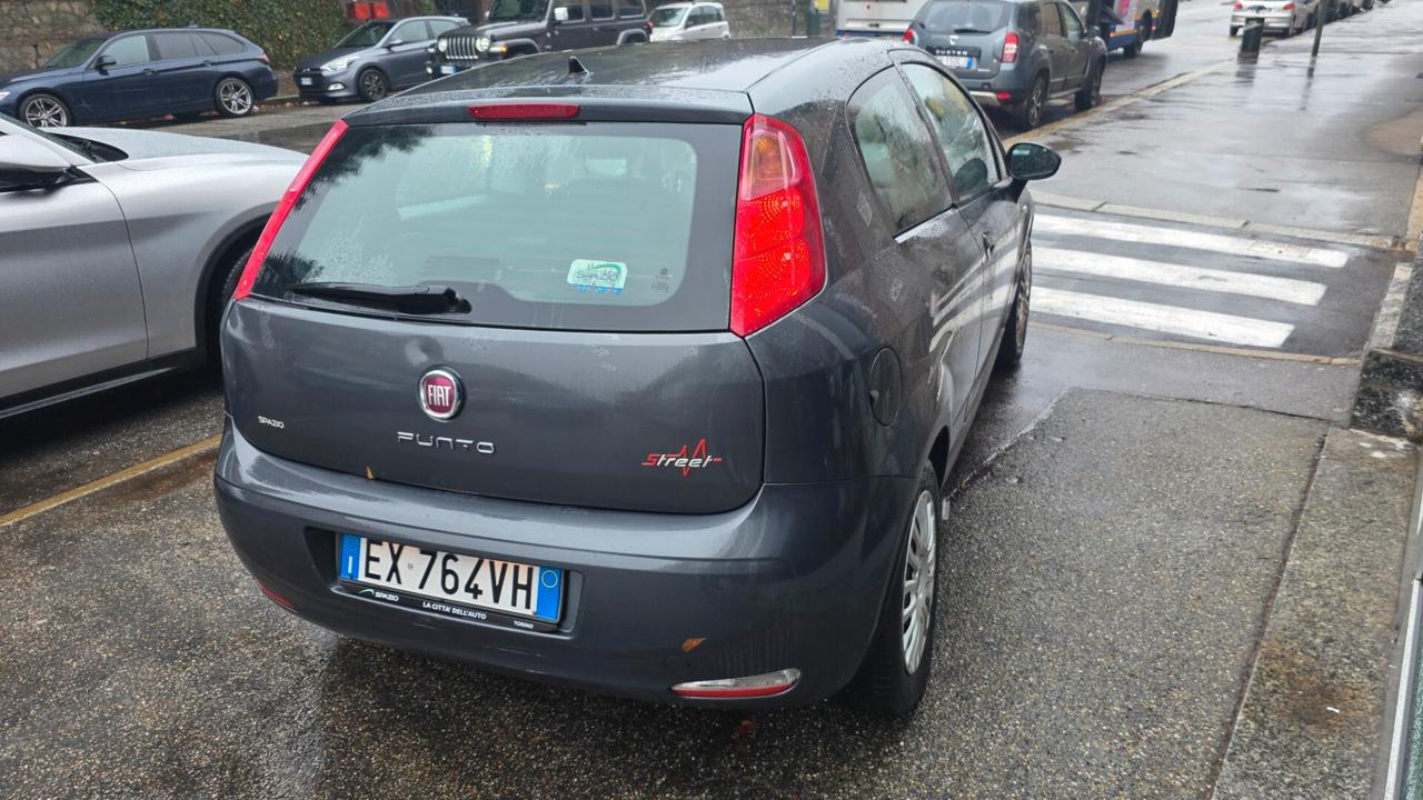 Fiat Punto 1.3 MJT II 75 CV 3 porte Street