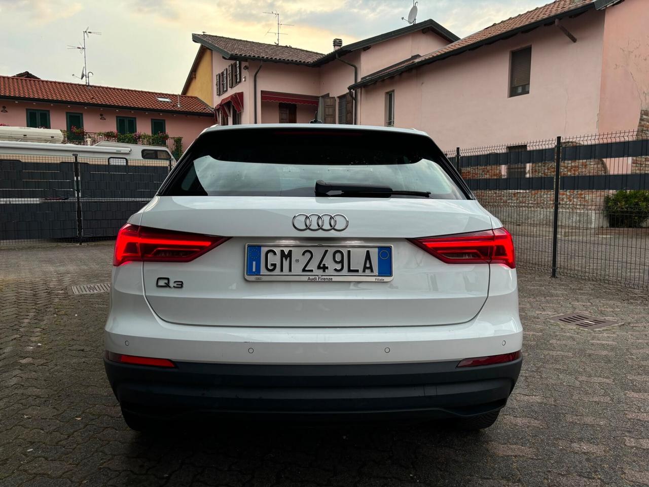Audi Q3 45 TFSI e S tronic Business