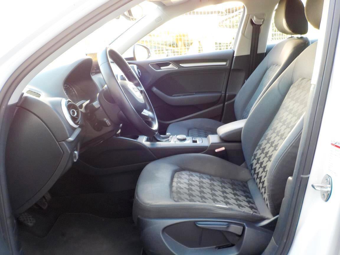 Audi A3 Sedan 1.6 TDI clean diesel Young