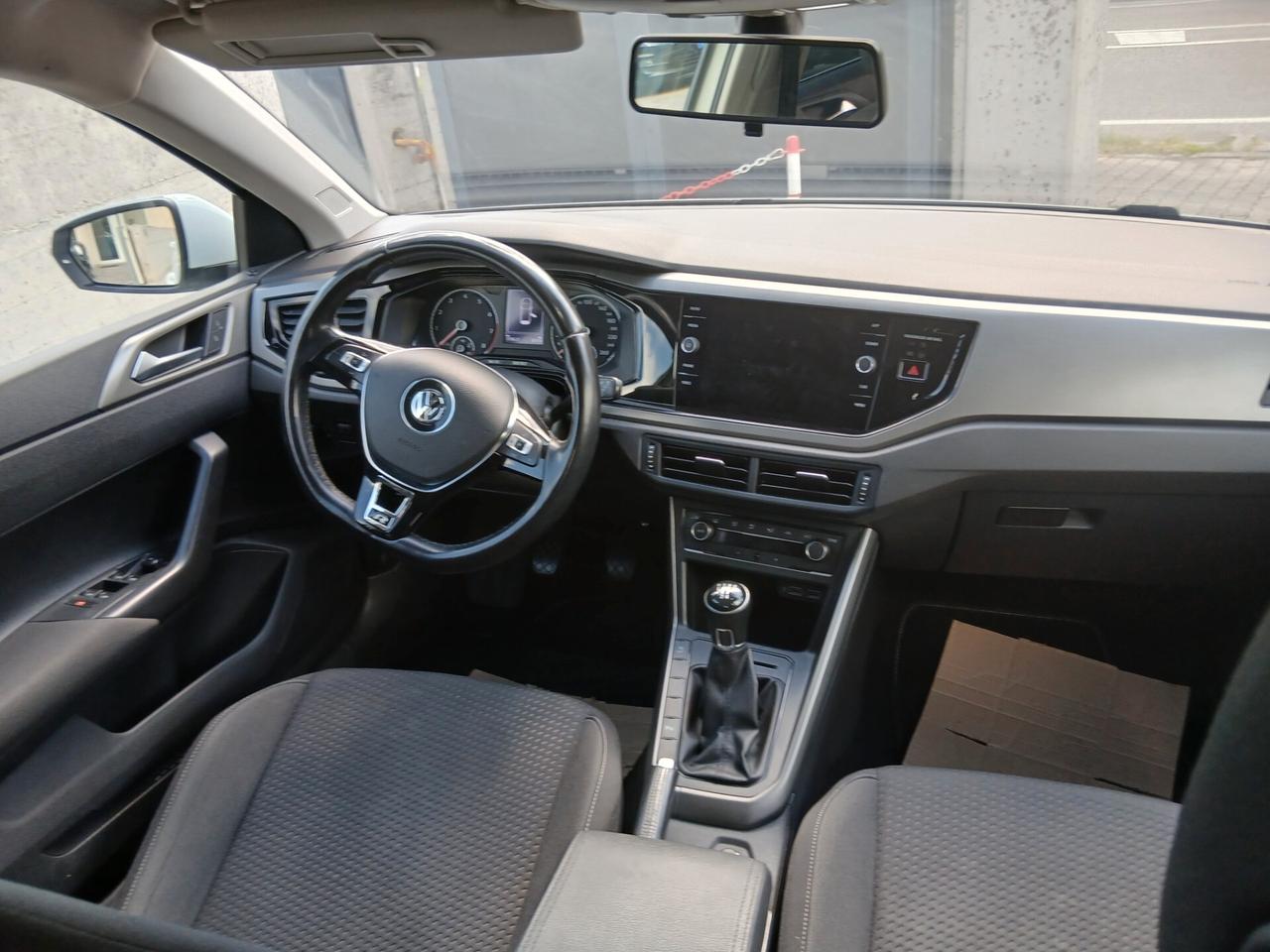 Volkswagen Polo 1.0 EVO 80 CV 5p. Comfortline con KIT estetico tua a € 219 mese