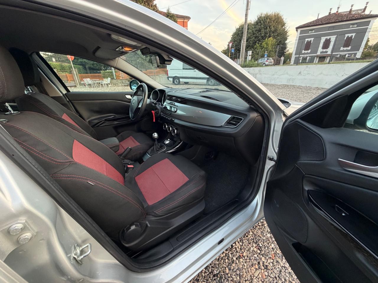 Alfa Romeo Giulietta 1.6 JTDm-2 105 CV Distinctive