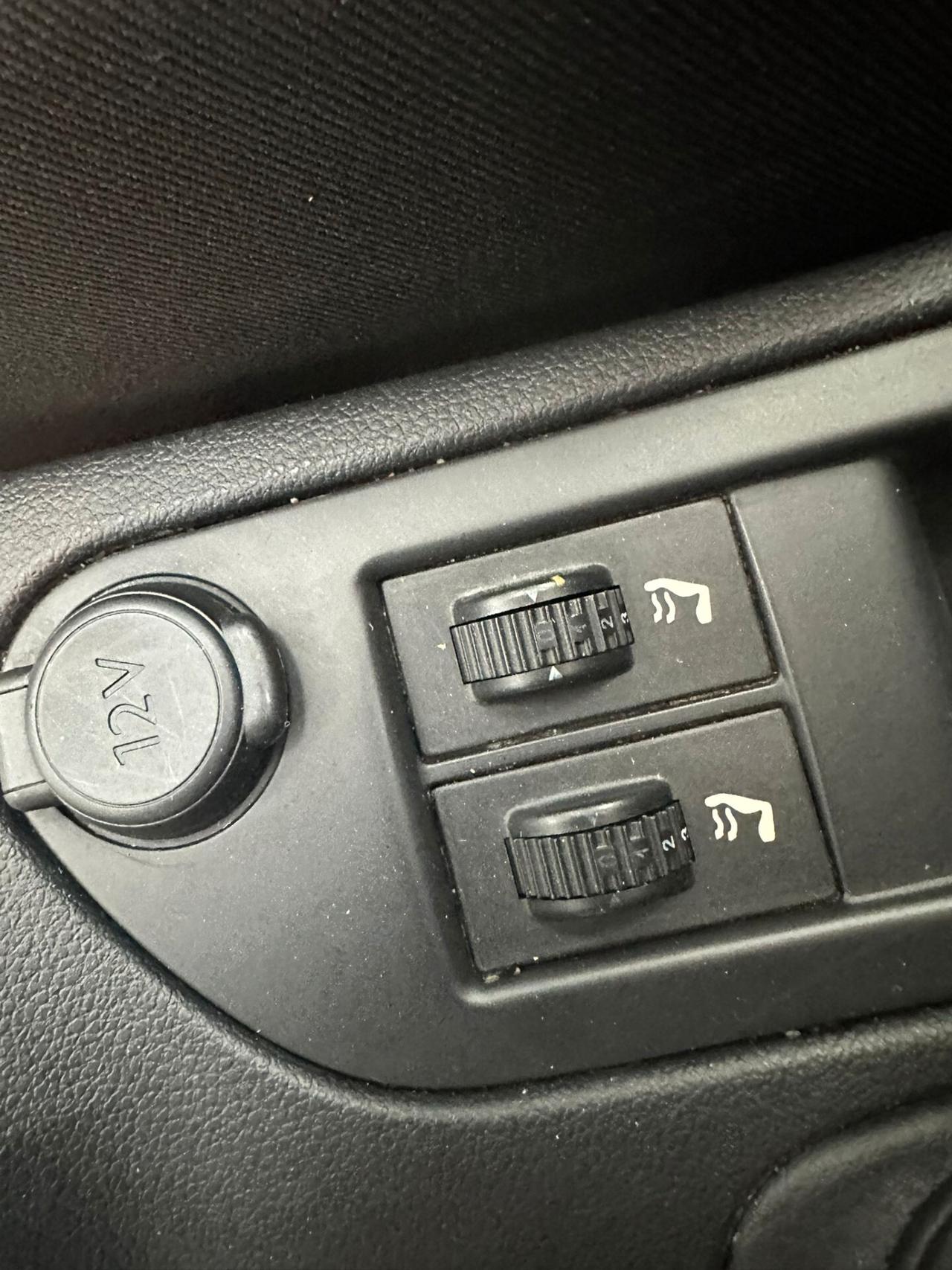 Peugeot 308 2.0 HDi 140CV CC Féline