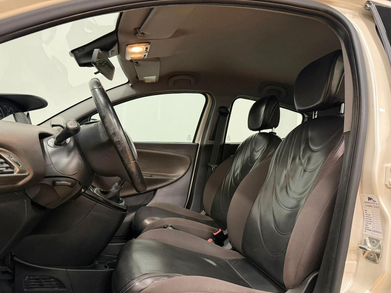 Lancia Ypsilon 0.9 TwinAir 85 CV 5 porte S&S DFN Platinum GPL