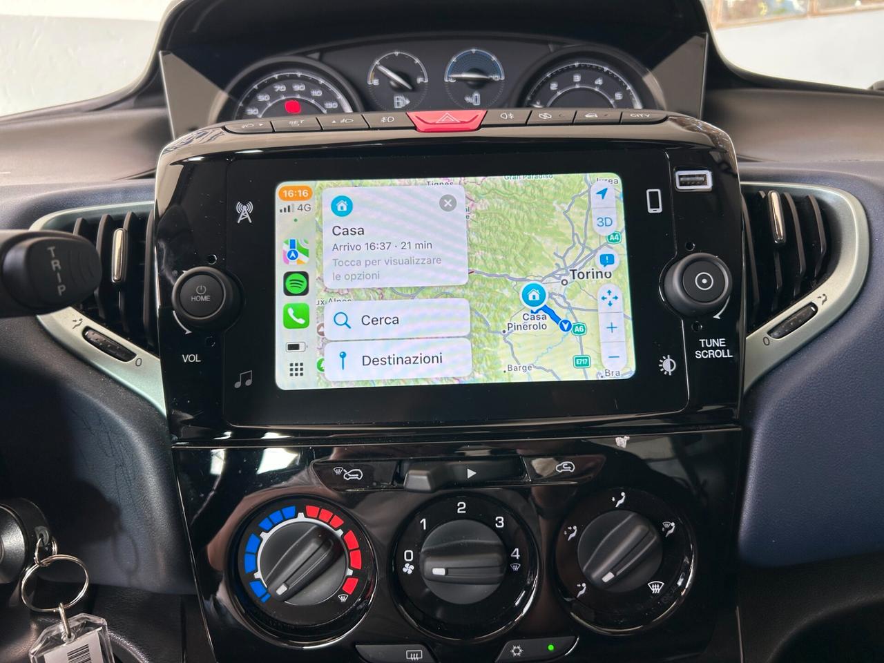 Lancia Ypsilon 1.0 FireFly 5 porte S&S Hybrid Platino