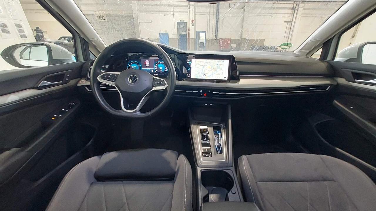 Volkswagen Golf 1.5 TGI DSG_NAVI_R18_CAMERA_MASSAGGIO