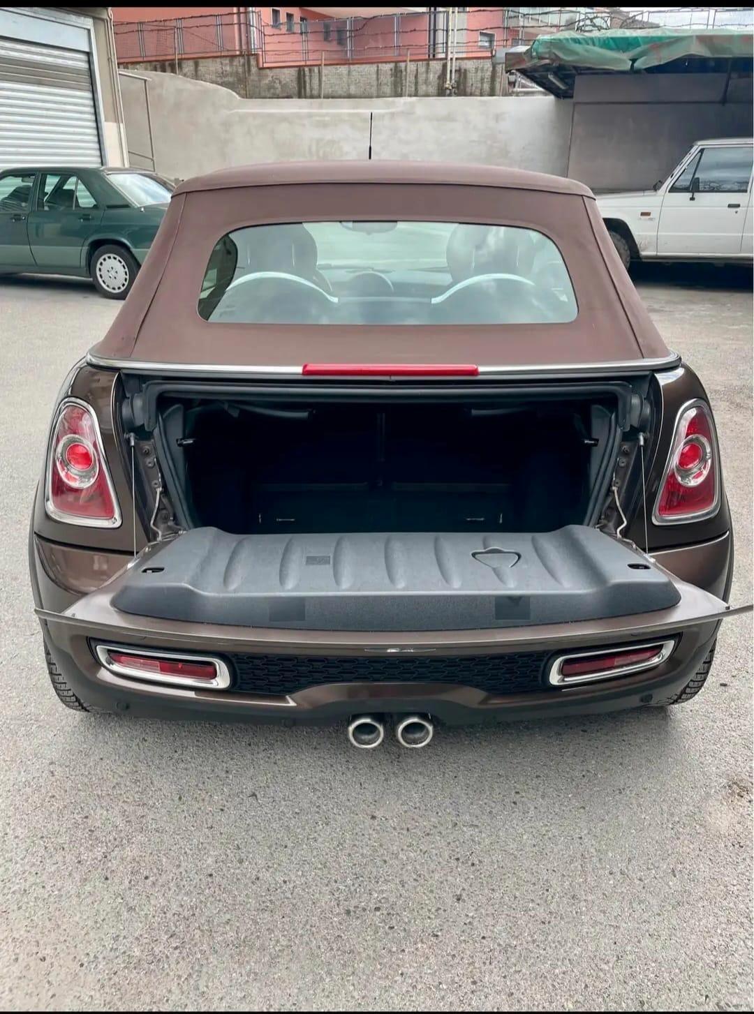 Mini Cooper SD Cabrio choccolate