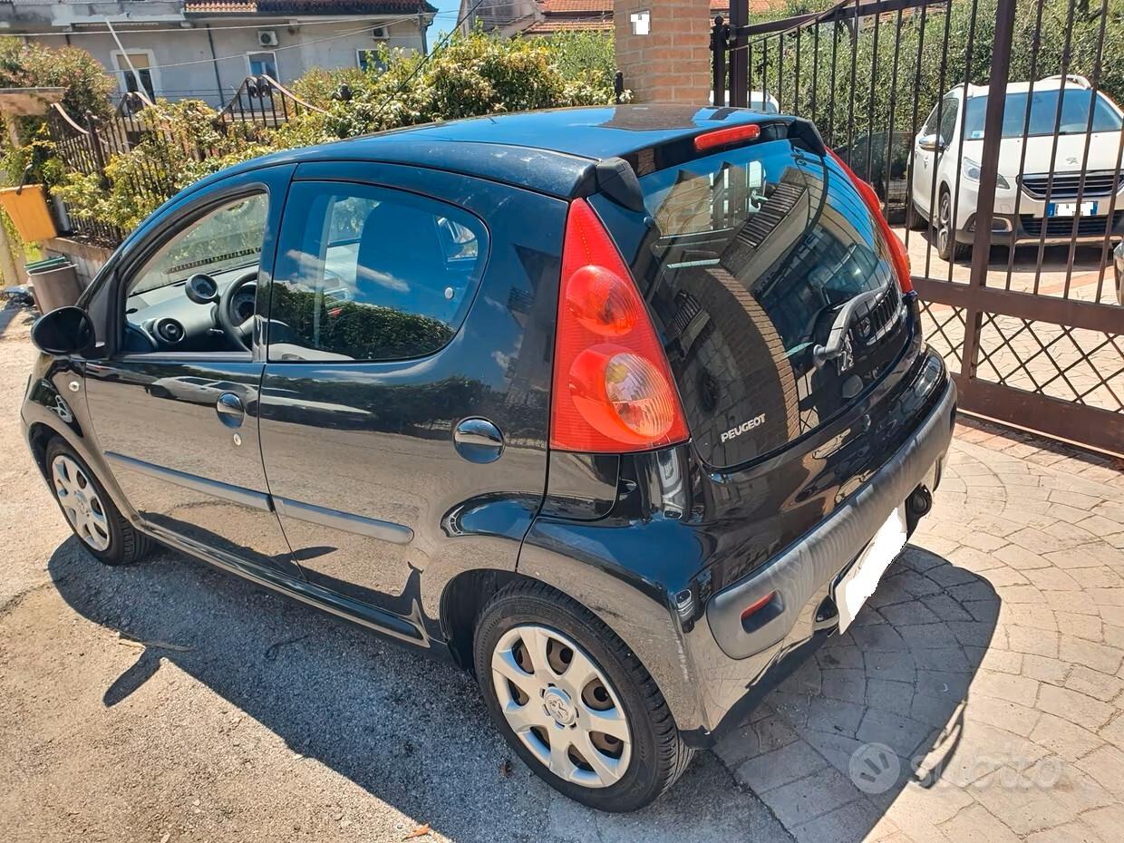 Peugeot 107 1.0 68CV 5porte Sweet Years CLIMA ESENTE BOLLO multifunzione