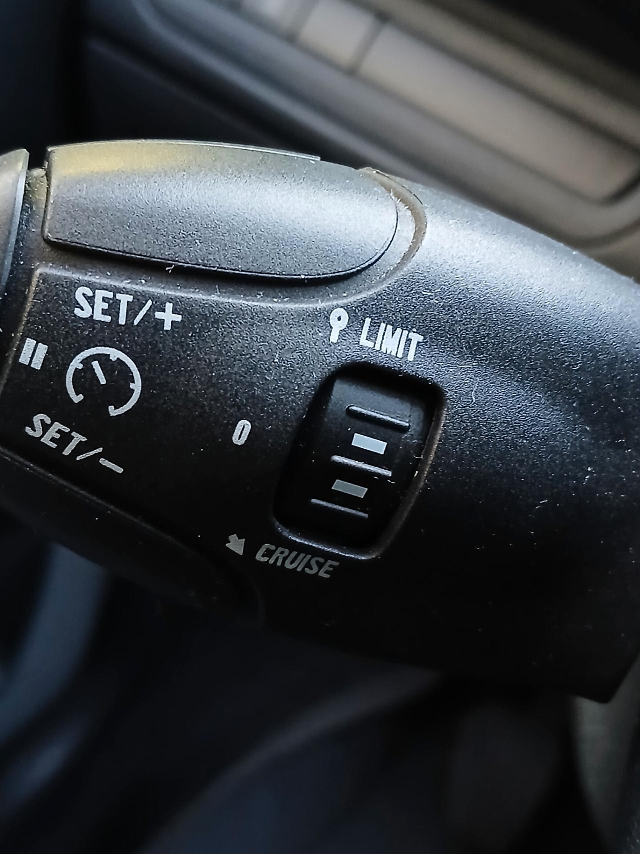 Peugeot 208 1.2 VTi 82 CV 5 porte Limited