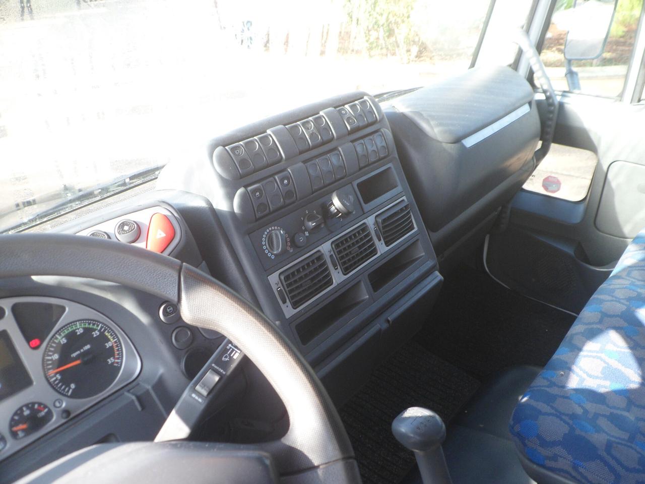 Iveco eurocargo 75e18 k cassone con gru