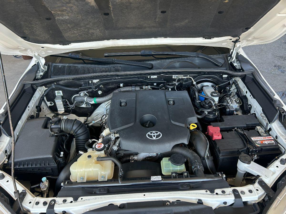 TOYOTA - Hilux 2.4 d-4d 4x4 EXECUTIVE TELECAMERA