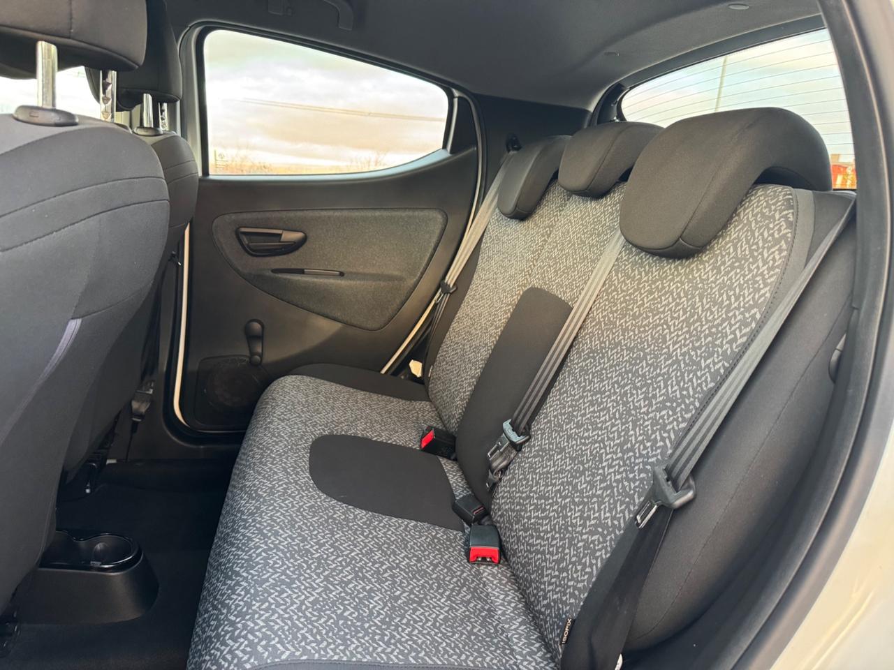 Lancia Ypsilon 1.2 69 CV 5 porte S&S Gold