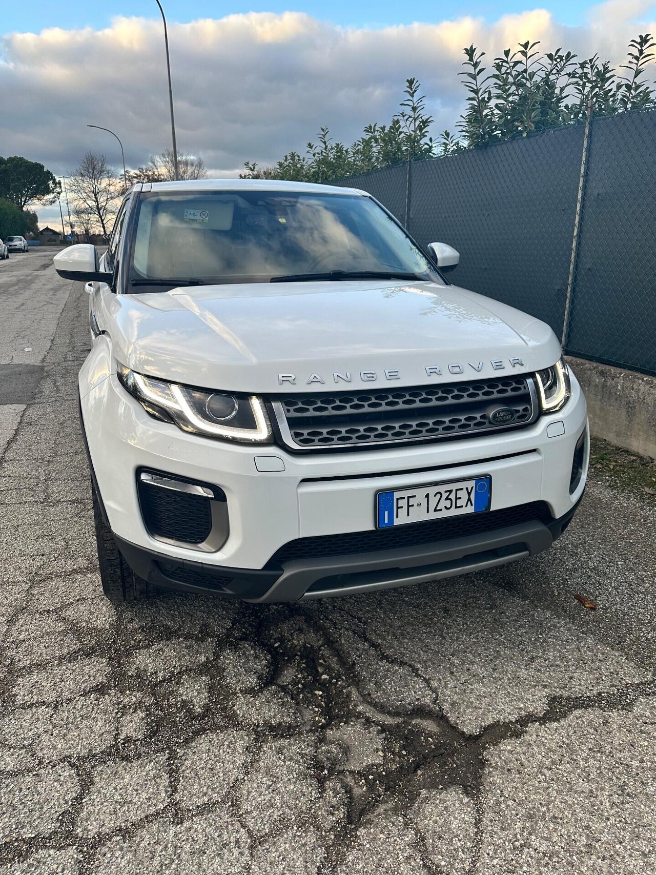 Land Rover Range Evoque 2.0 TD4 180 CV 5p. Business Edition Pure