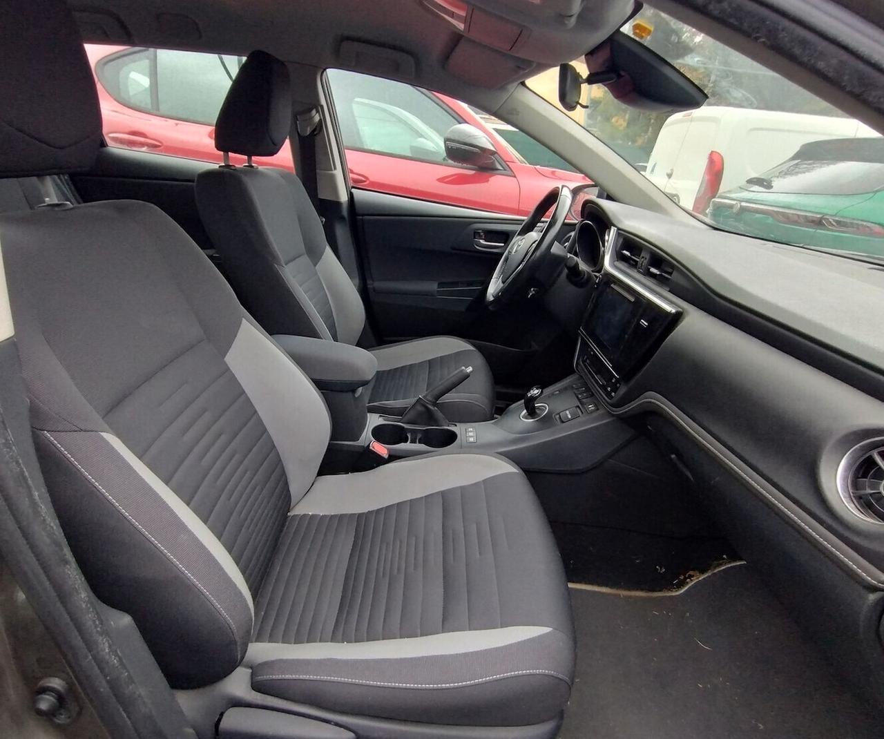 Toyota Auris Touring Sports 1.8 Hybrid Business