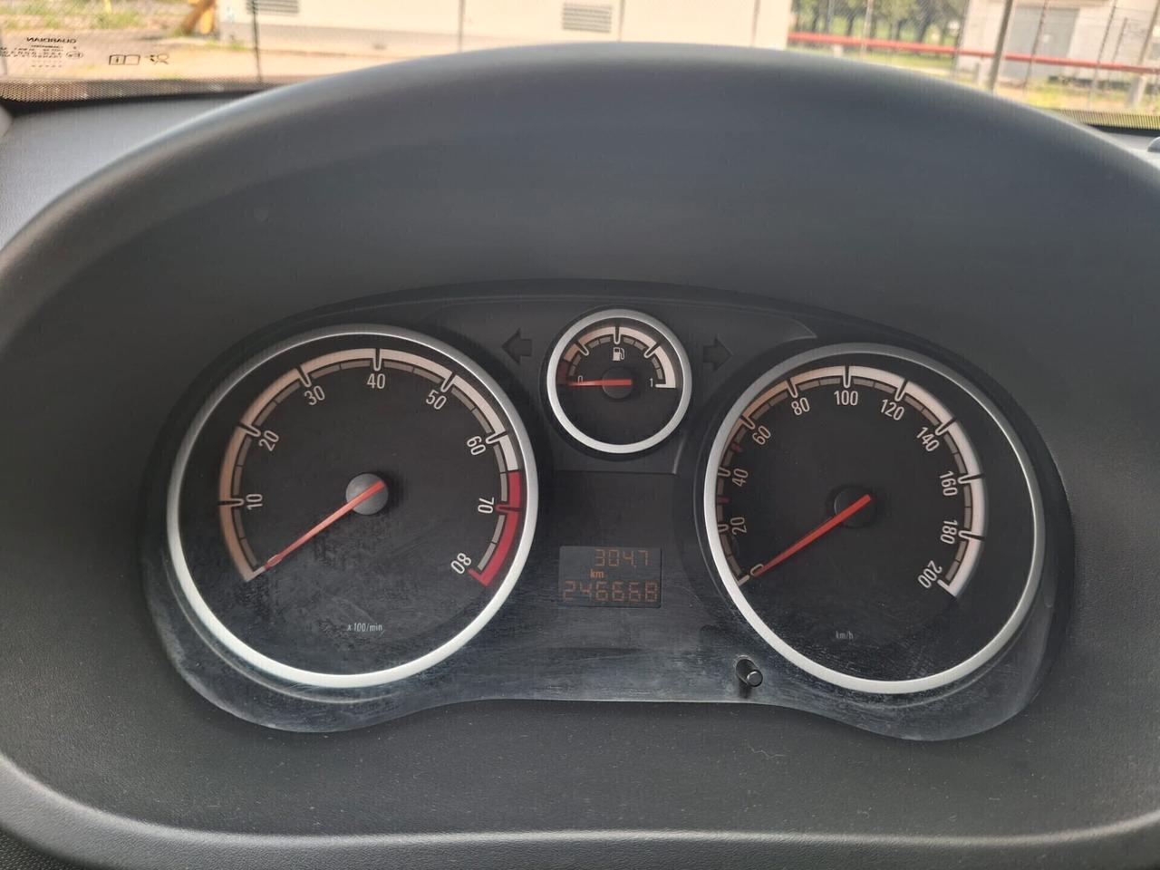 Opel Corsa 1.2 85CV 3 porte GPL-TECH b-color