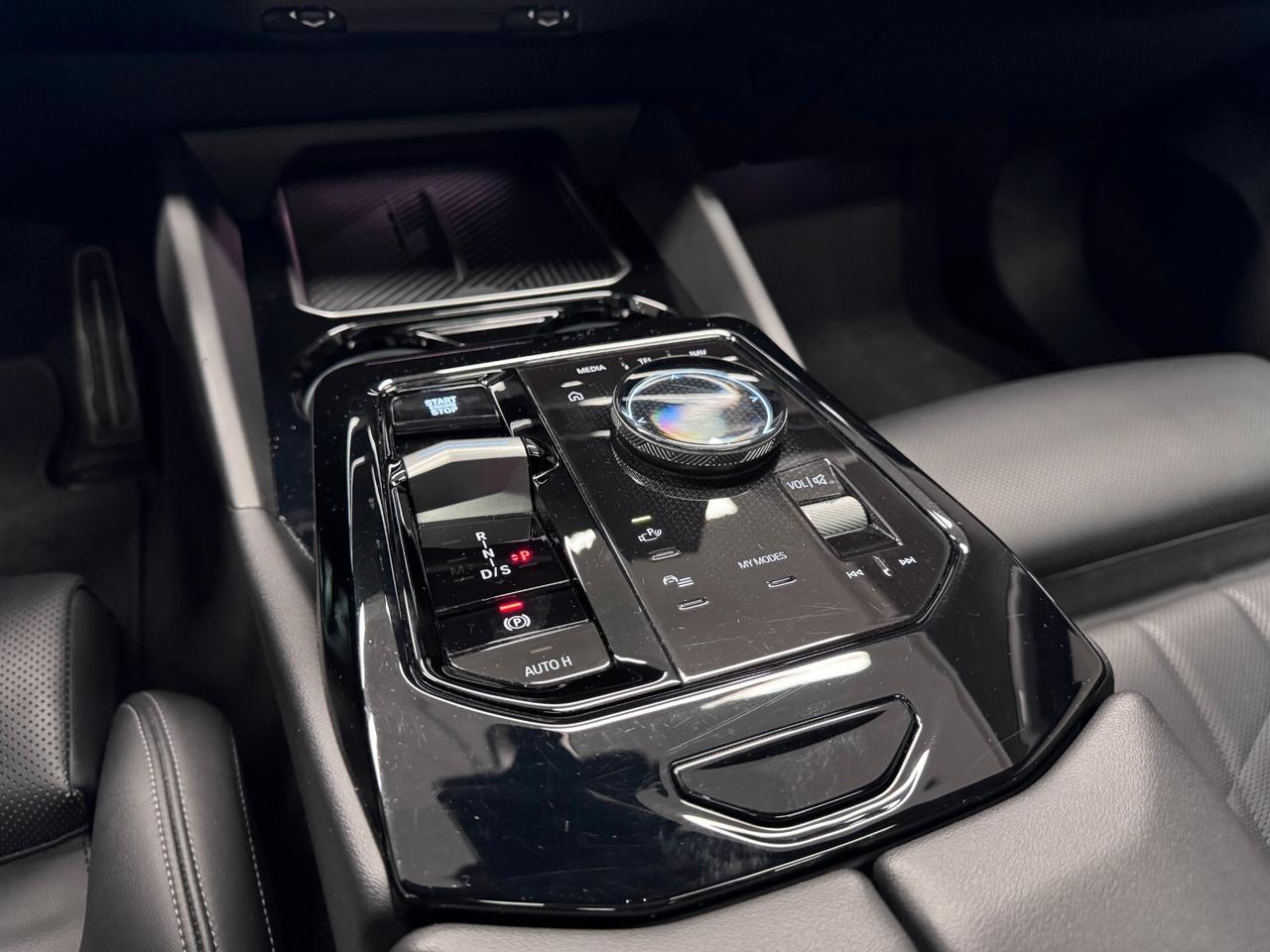 Bmw 520 520d 48V xDrive Msport Pro "Frozen Black"