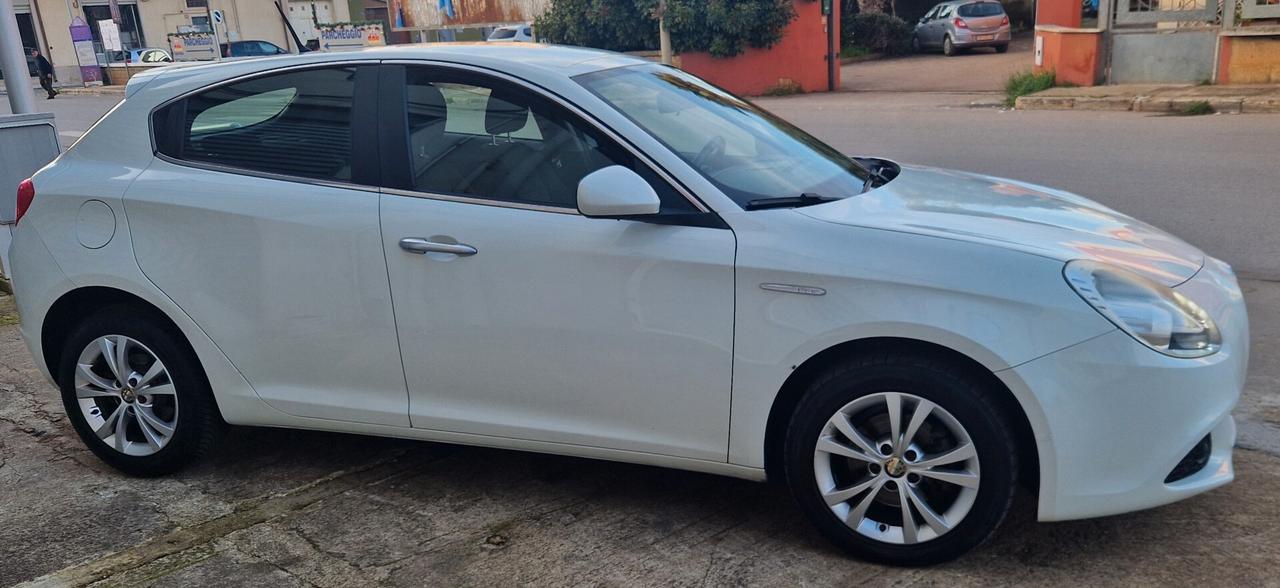 Alfa Romeo Giulietta 1.6 JTDm-2 105 CV Distinctive