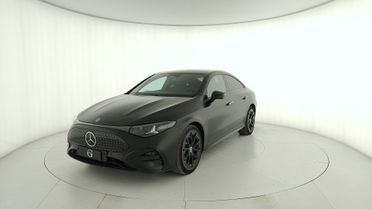 Mercedes-Benz CLA 250+ con tecnologia EQ