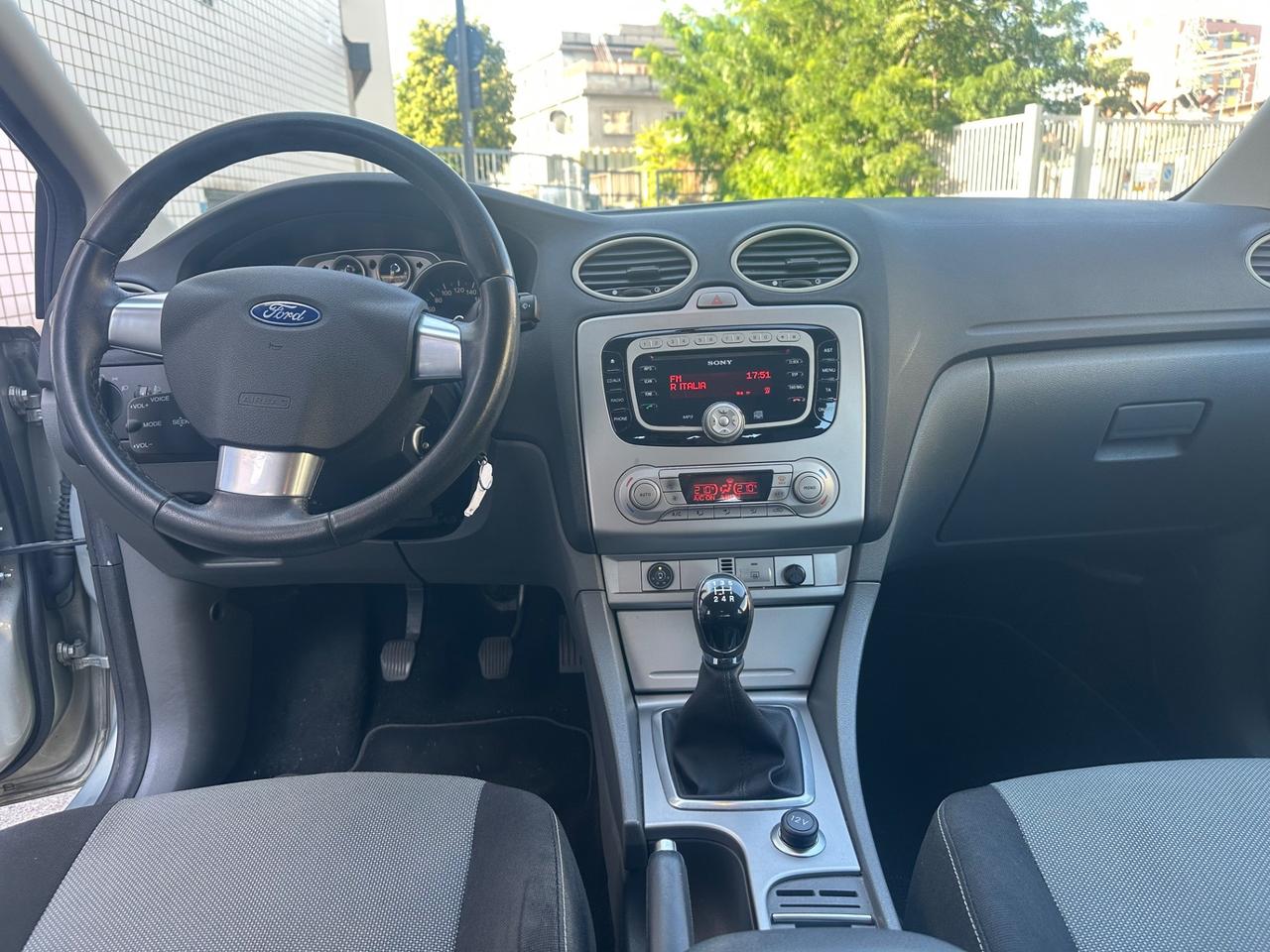 Ford Focus 1.6 (115CV) 5p. Bz.- GPL Ikon